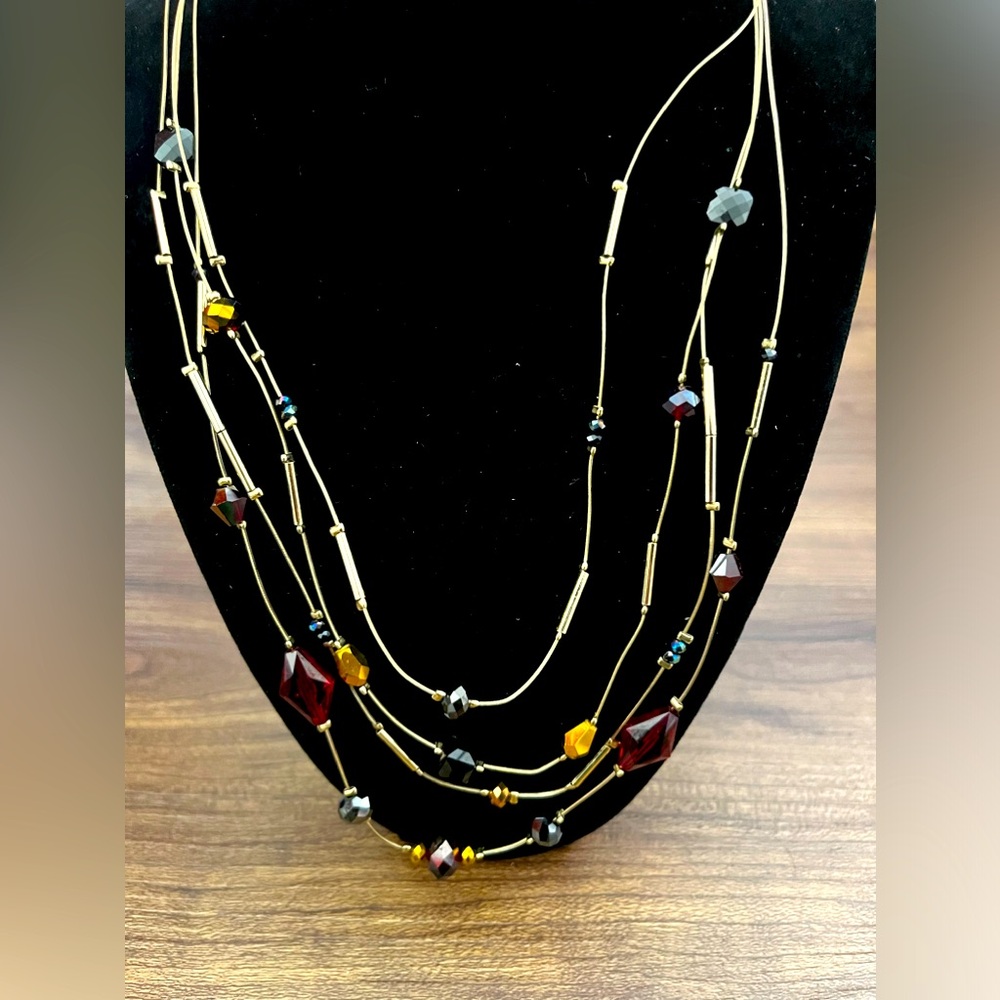 Floating Necklace - So Unique!